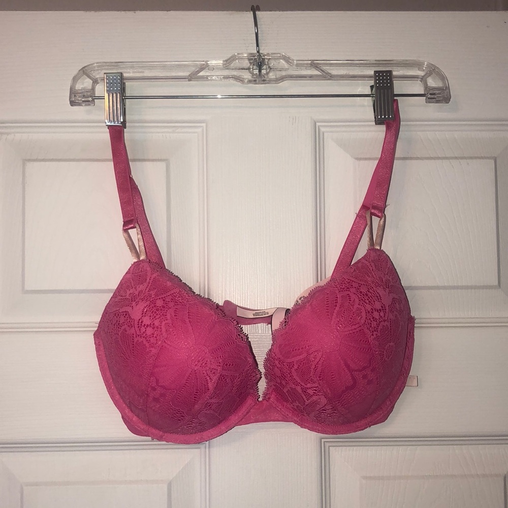 BNWOT Victoria’s Secret push up bra